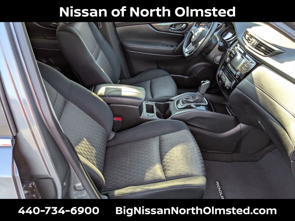Used 2017 Nissan Rogue SV AWD/4WD image 27