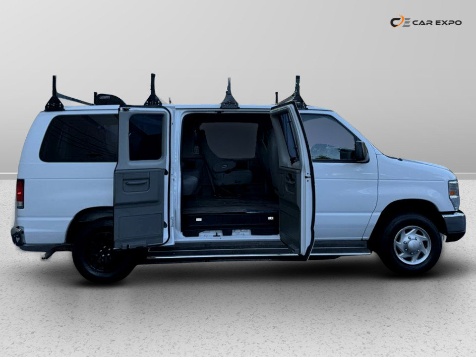 Used 2014 Ford E-150 and Econoline 150 Wagon image 16