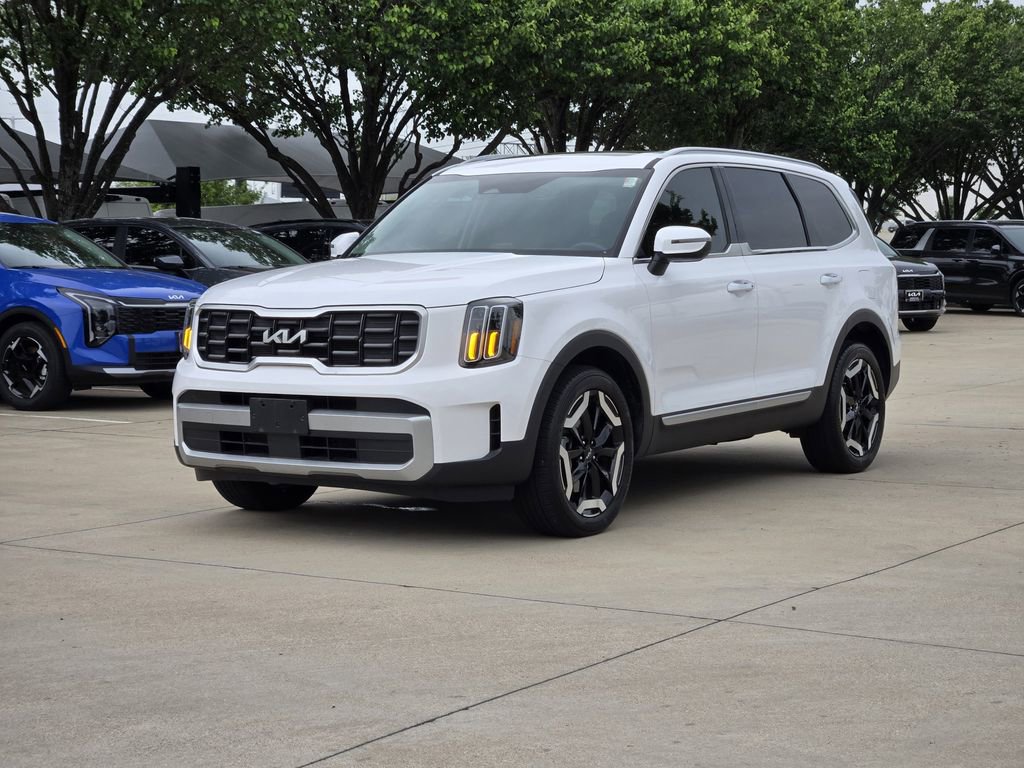 Used 2024 Kia Telluride S w/ S Sunroof Package image 2