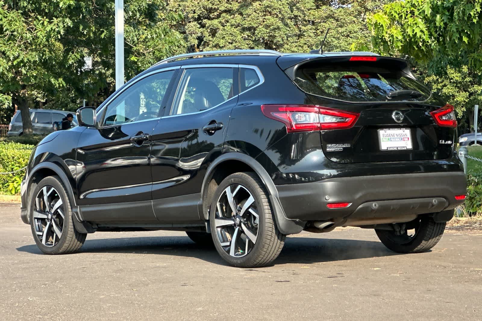 Used 2020 Nissan Rogue Sport SL AWD/4WD image 6