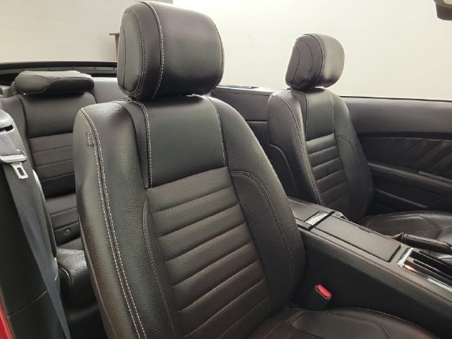 Used 2012 Ford Mustang GT Premium w/ Comfort Pkg RWD image 14