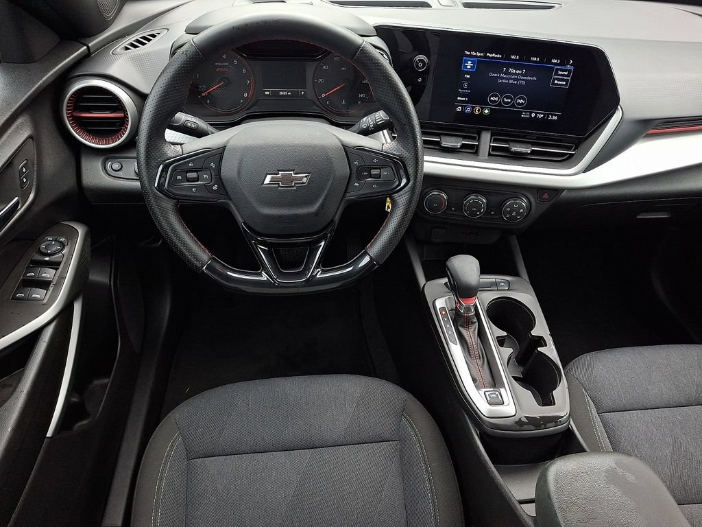 Certified 2024 Chevrolet Trax RS FWD image 11