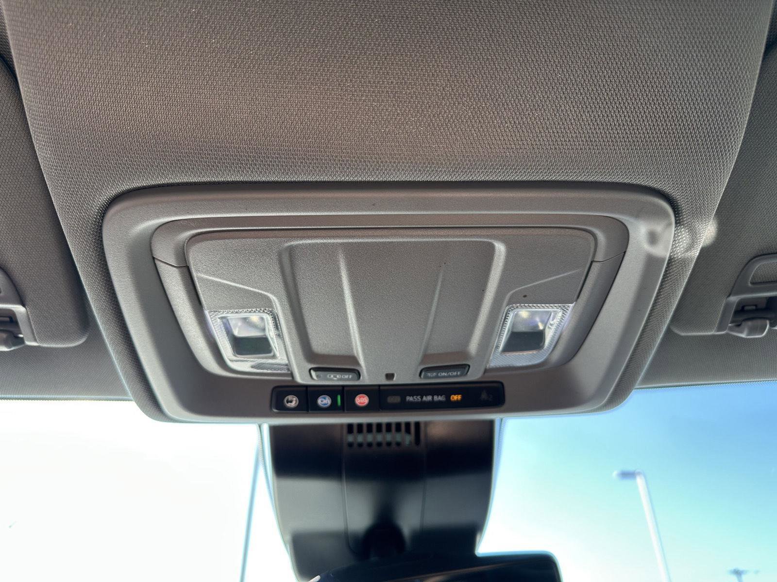 Used 2024 Chevrolet Silverado 1500 LT image 34