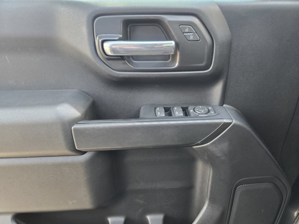 Used 2023 Chevrolet Silverado 1500 Custom AWD/4WD image 18