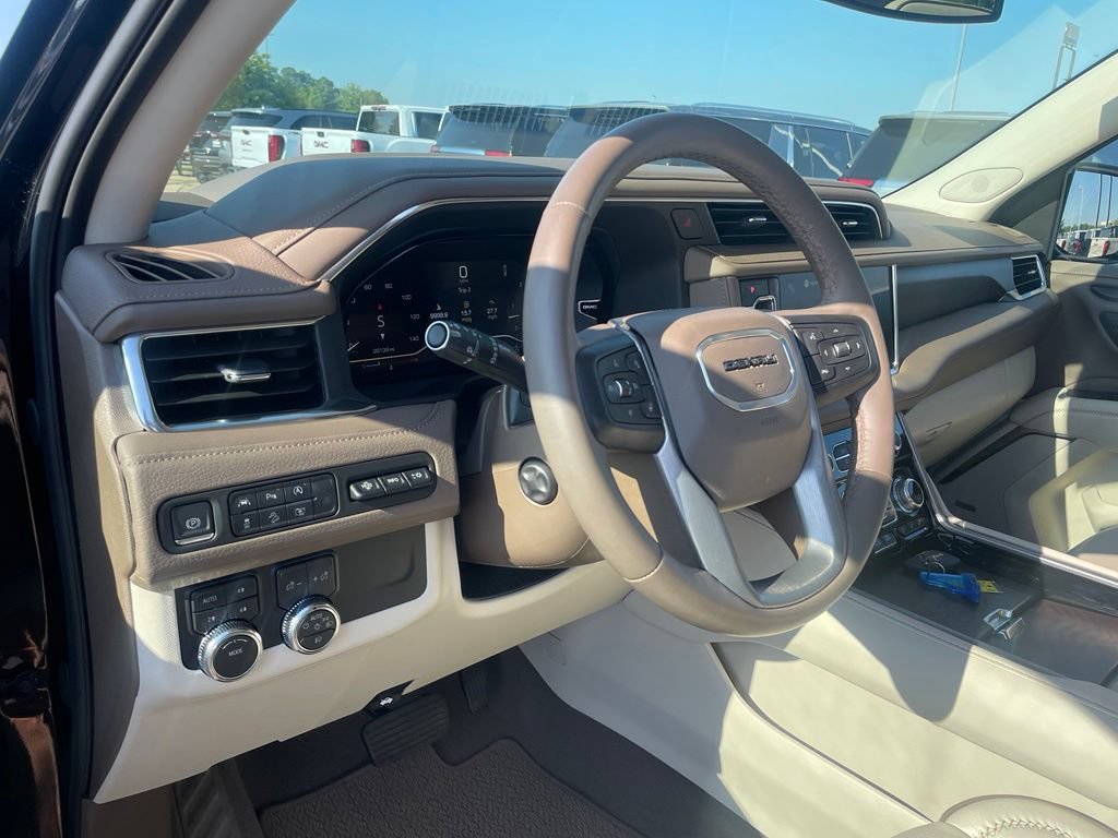Used 2024 GMC Yukon Denali AWD/4WD image 11