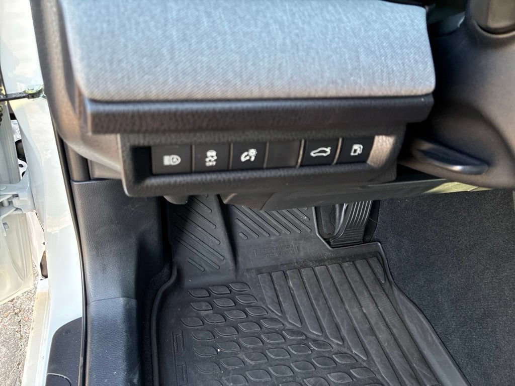 Used 2025 Toyota Camry LE FWD image 23