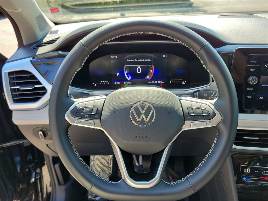 Certified 2025 Volkswagen Taos SE image 26