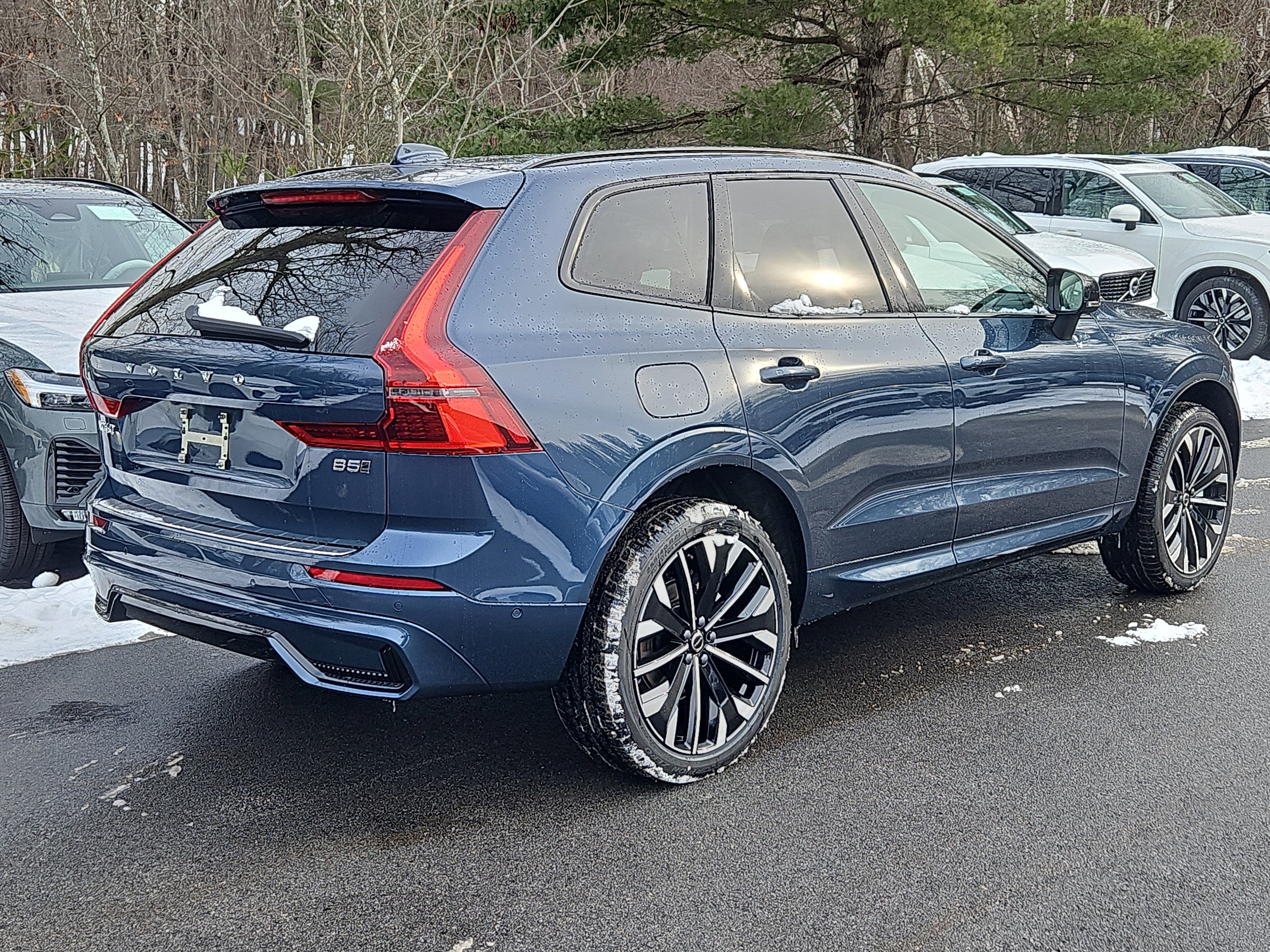 New 2026 Volvo XC60 B5 Ultra w/ Protection Package Premier image 2