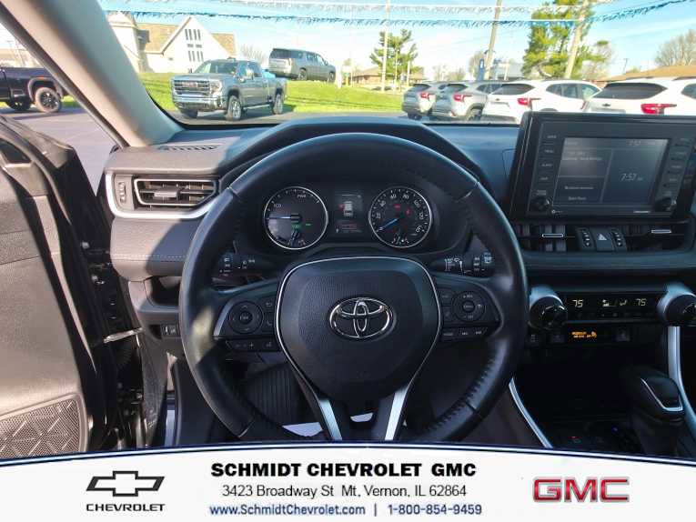 Used 2021 Toyota RAV4 XLE Premium image 15