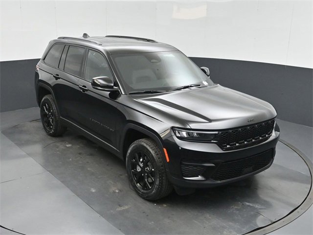 New 2025 Jeep Grand Cherokee Altitude image 35