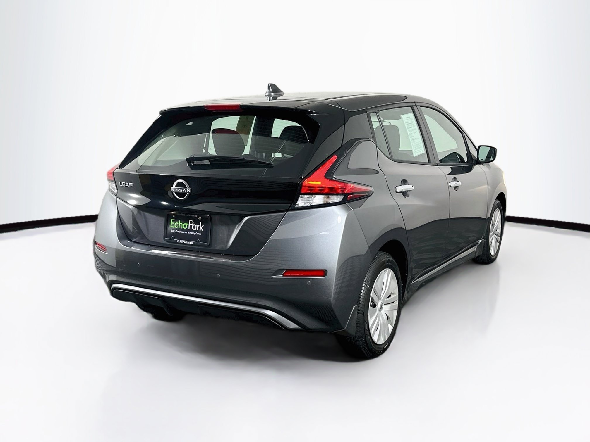 Used 2025 Nissan Leaf S FWD image 9