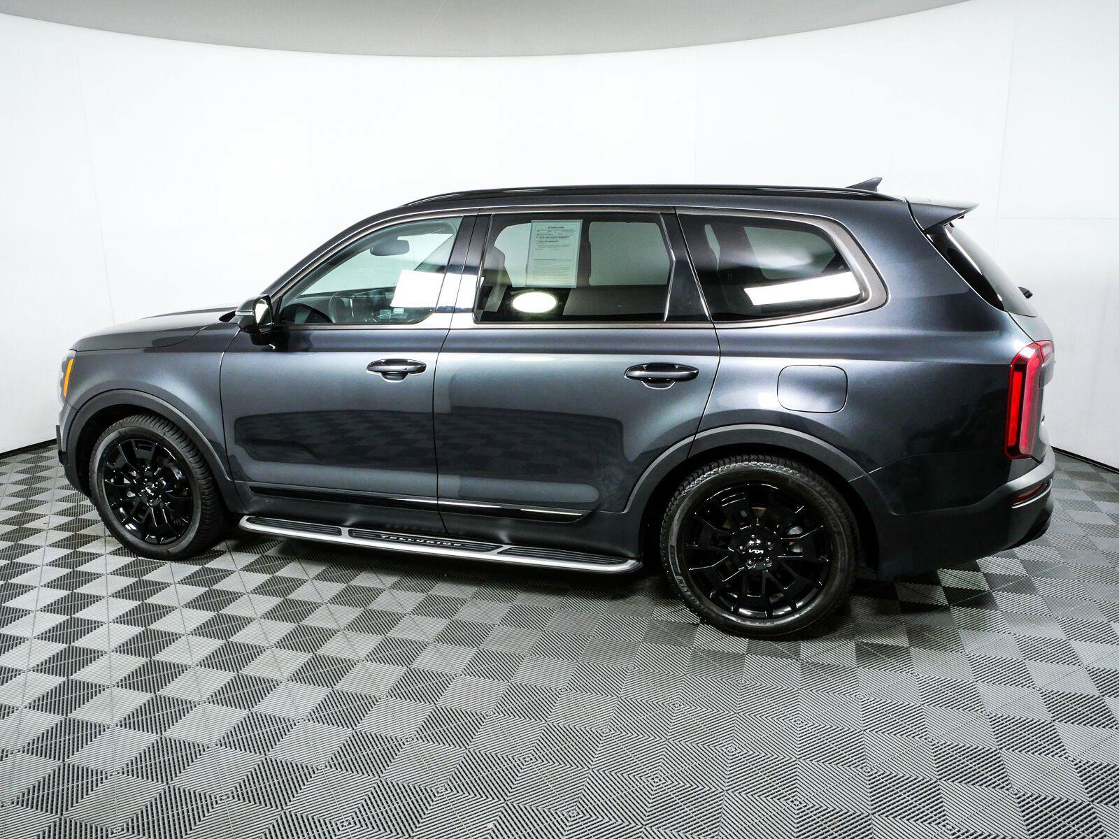 Used 2022 Kia Telluride SX w/ Nightfall Edition Package AWD/4WD image 31