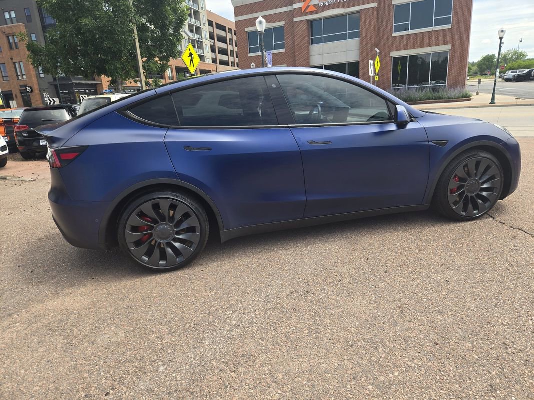 Used 2020 Tesla Model Y Long Range image 11