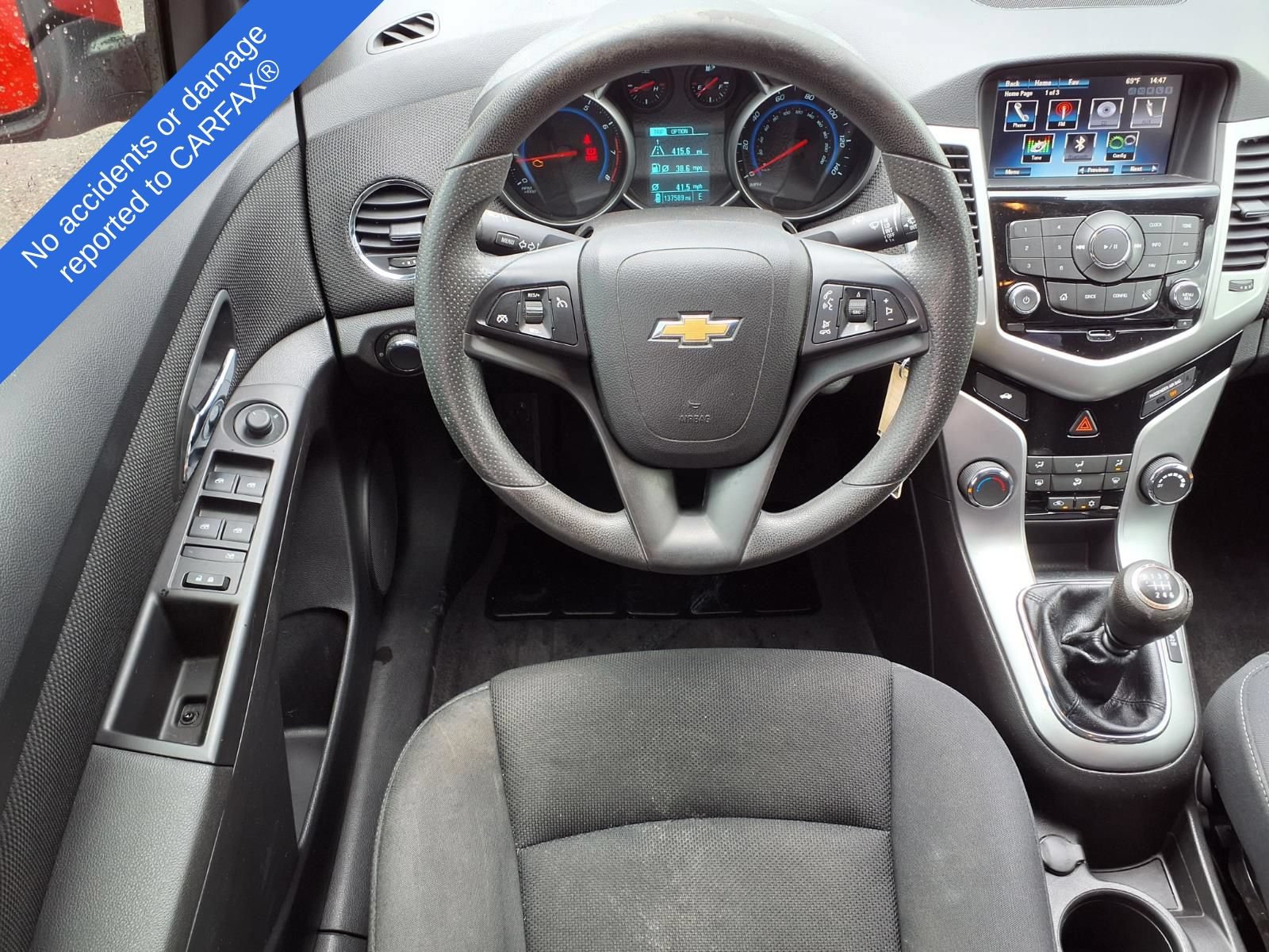 Used 2015 Chevrolet Cruze LT w/ Technology Package FWD image 13