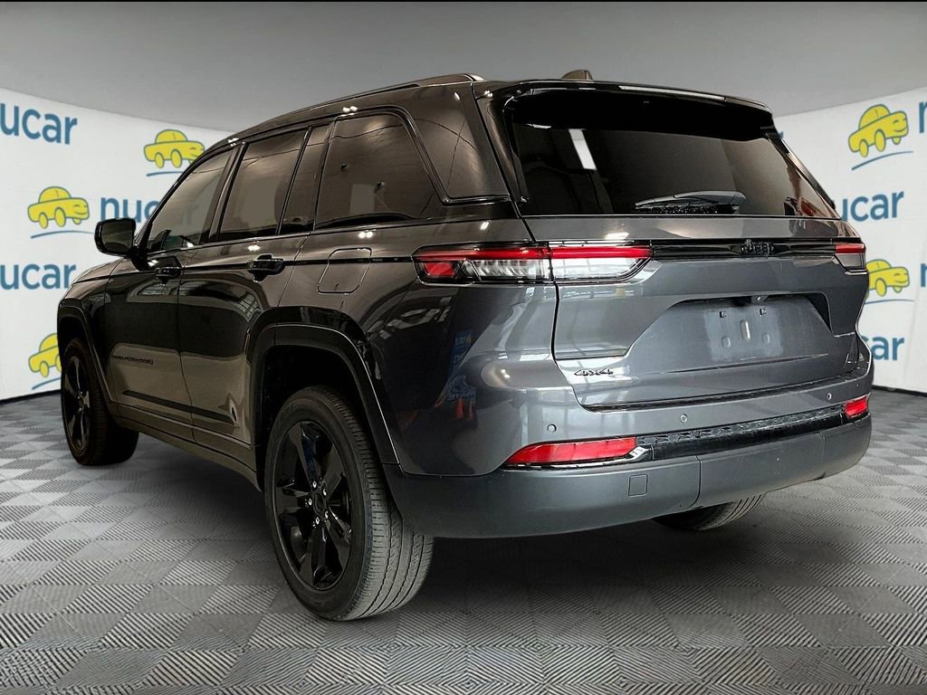 Used 2023 Jeep Grand Cherokee Altitude image 4