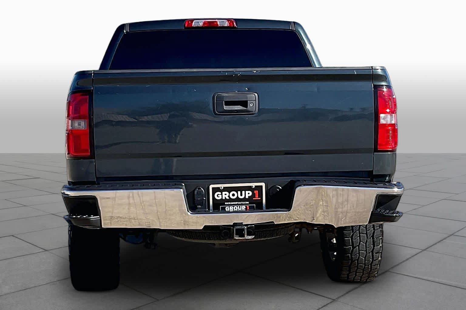 Used 2017 GMC Sierra 1500 SLE w/ SLE Value Package RWD image 4