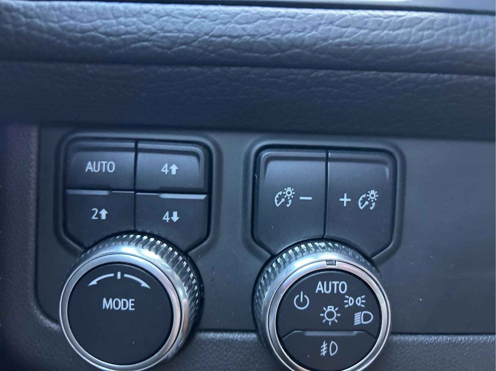 Used 2021 GMC Yukon Denali image 25