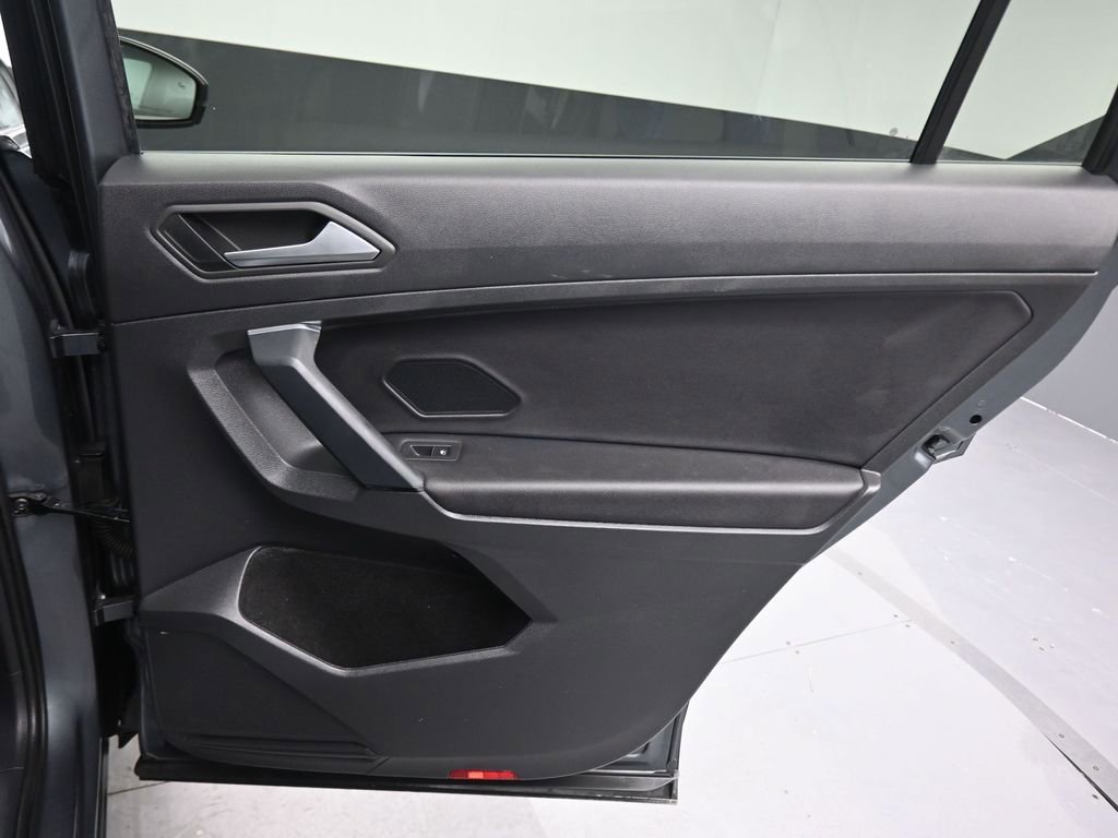 Used 2019 Volkswagen Tiguan SE AWD/4WD image 41