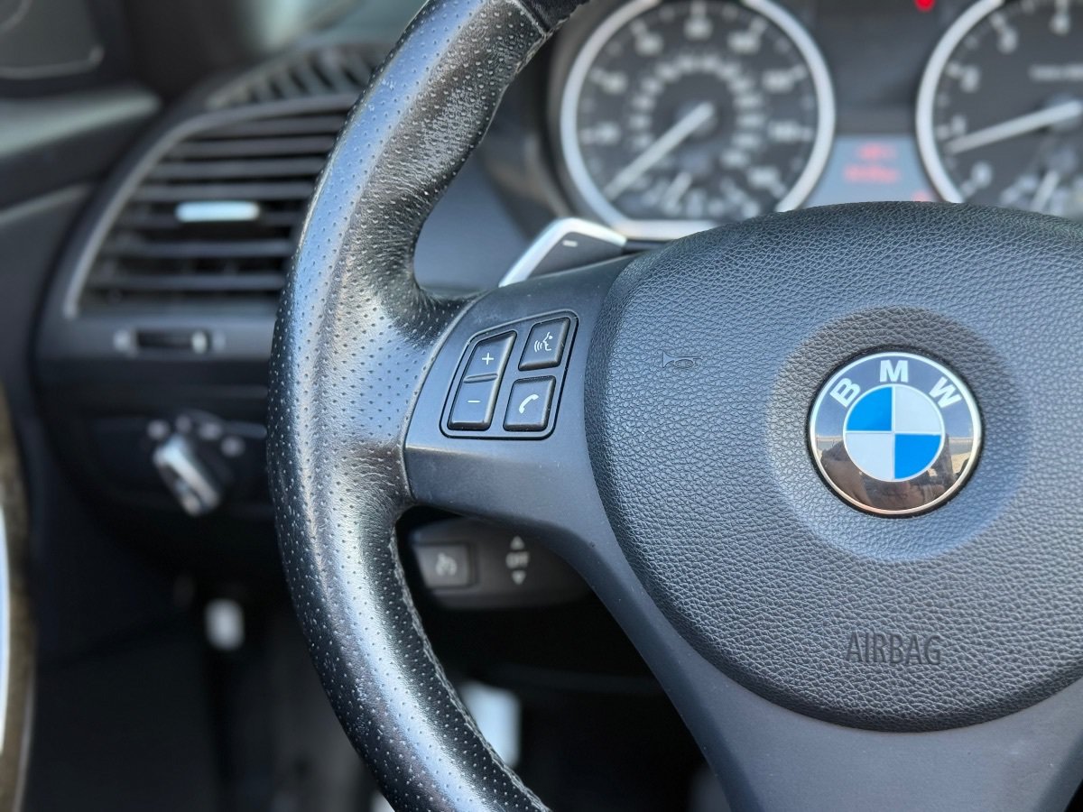 Used 2012 BMW 135i Convertible RWD image 22