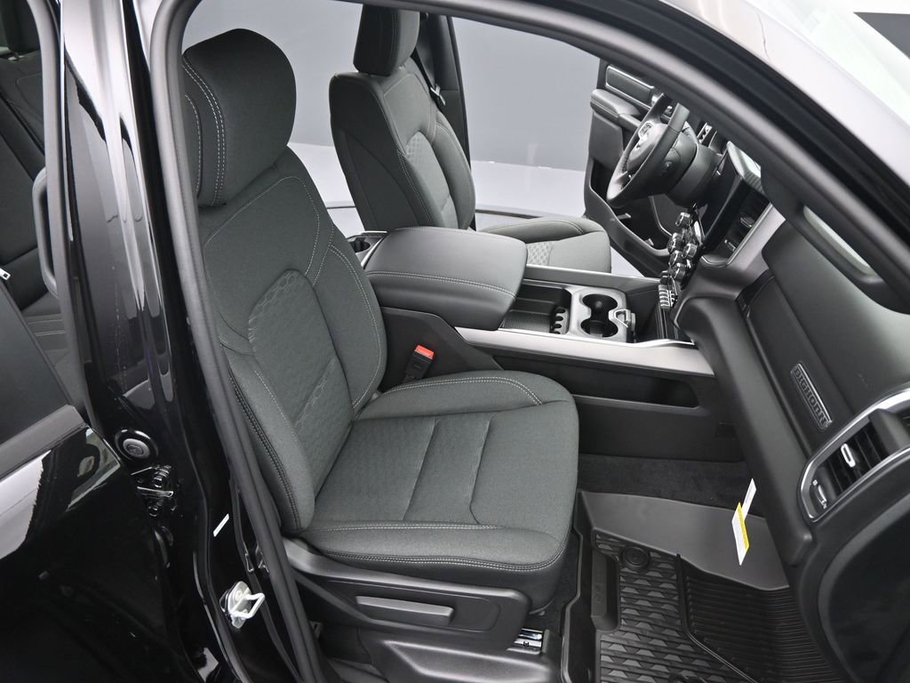 New 2026 RAM 1500 4x4 Crew Cab image 22