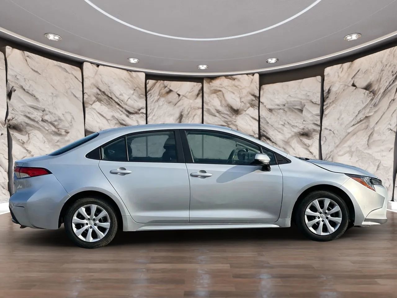 Used 2022 Toyota Corolla LE image 4