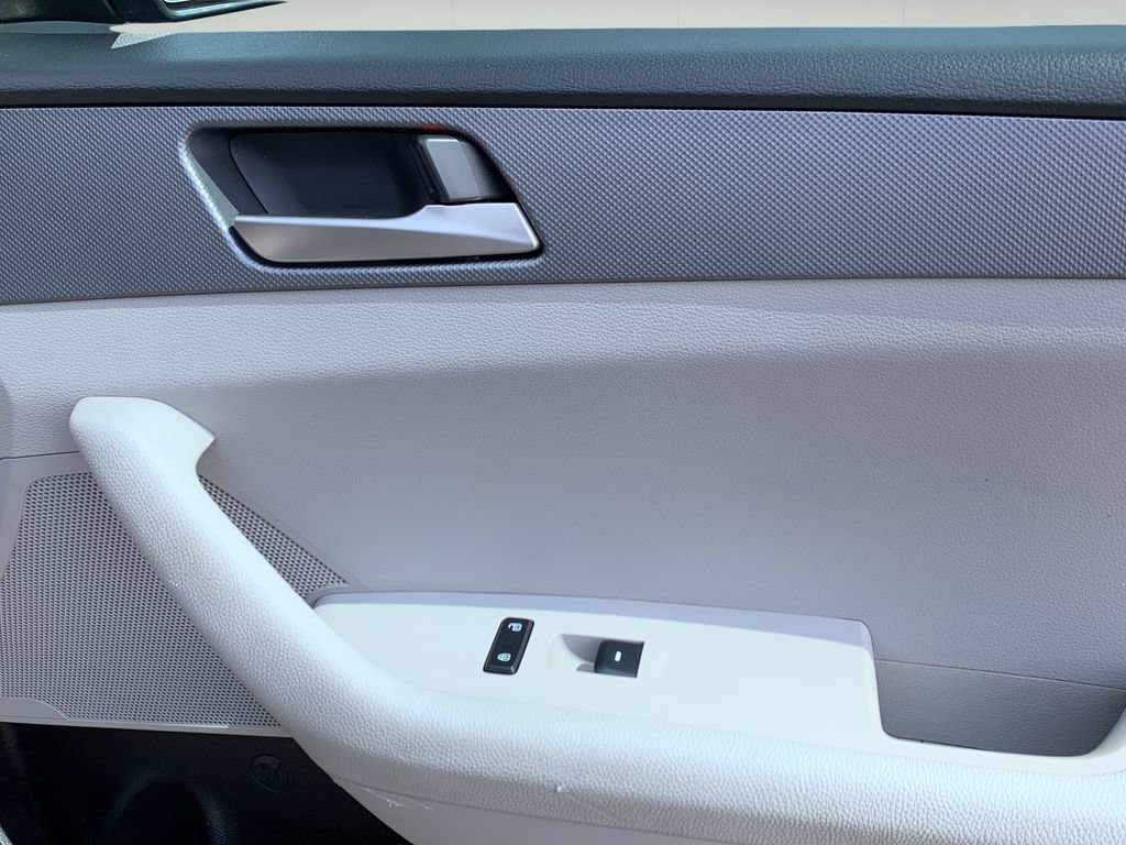 Used 2018 Hyundai Sonata SE FWD image 34