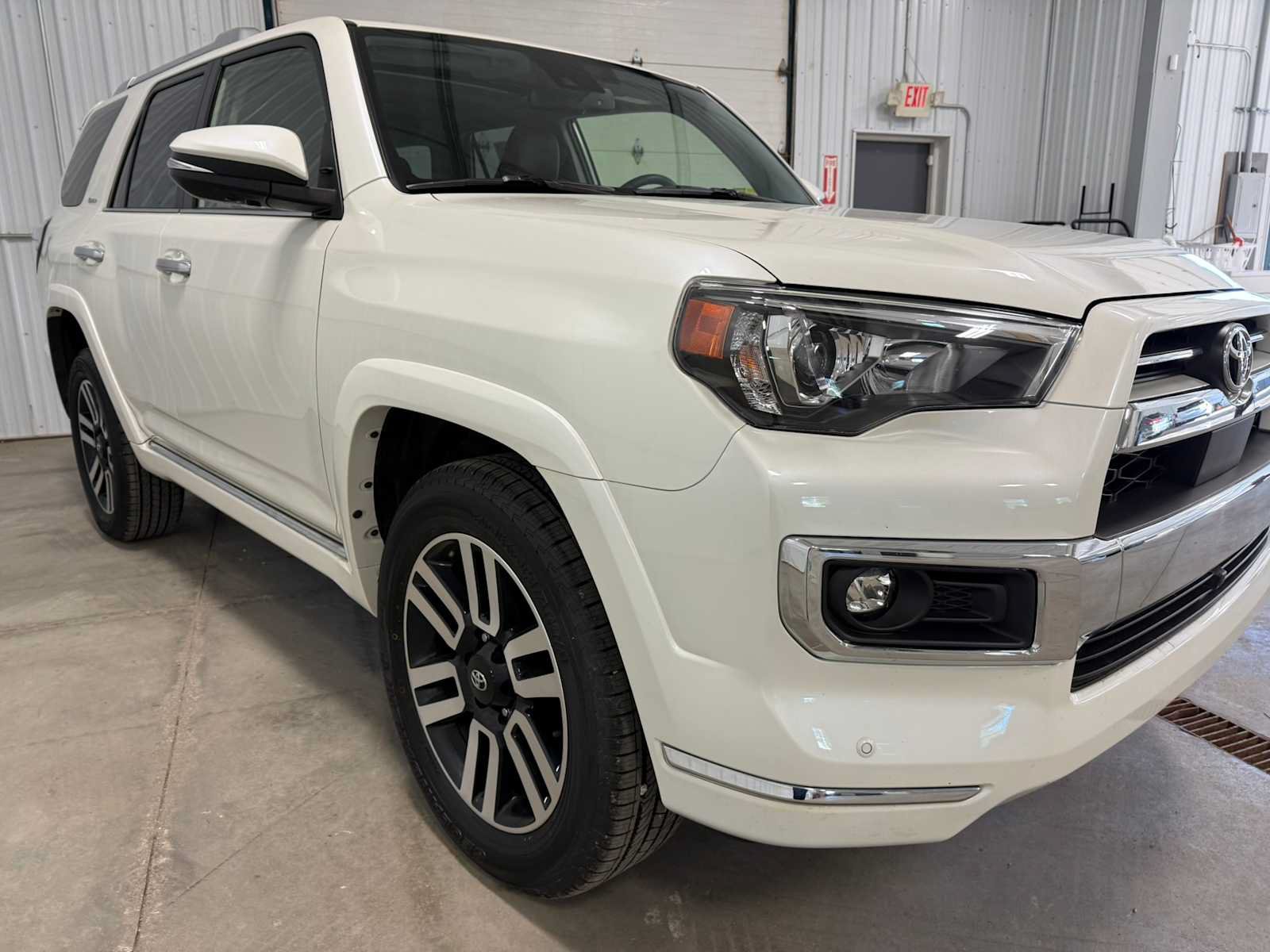 Used 2023 Toyota 4Runner Limited AWD/4WD image 10