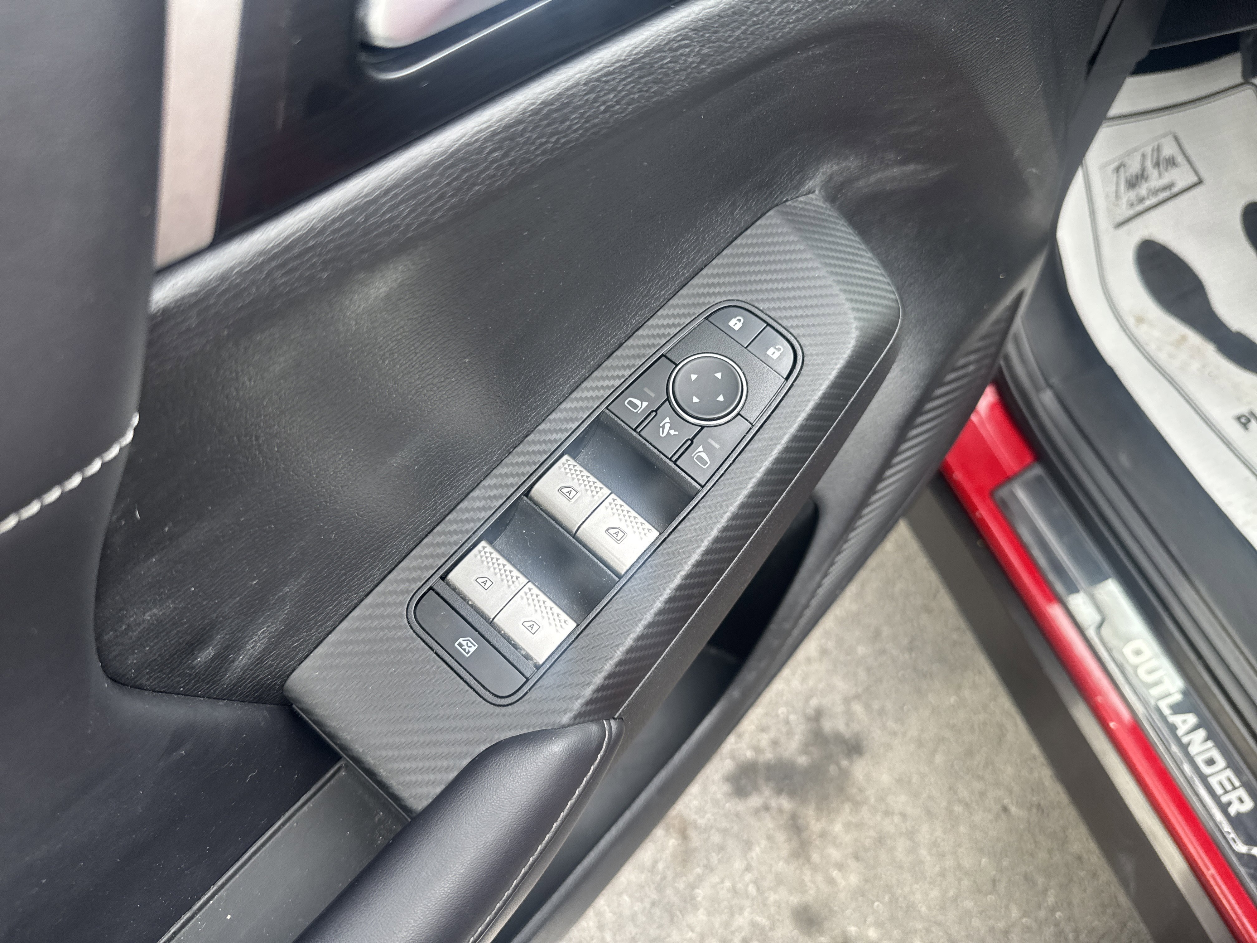 Used 2024 Mitsubishi Outlander SE image 17