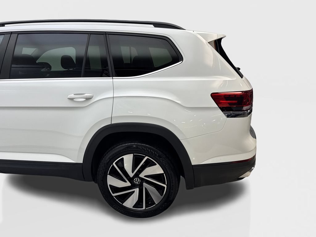 Used 2024 Volkswagen Atlas SE w/ Panoramic Sunroof Package FWD image 20