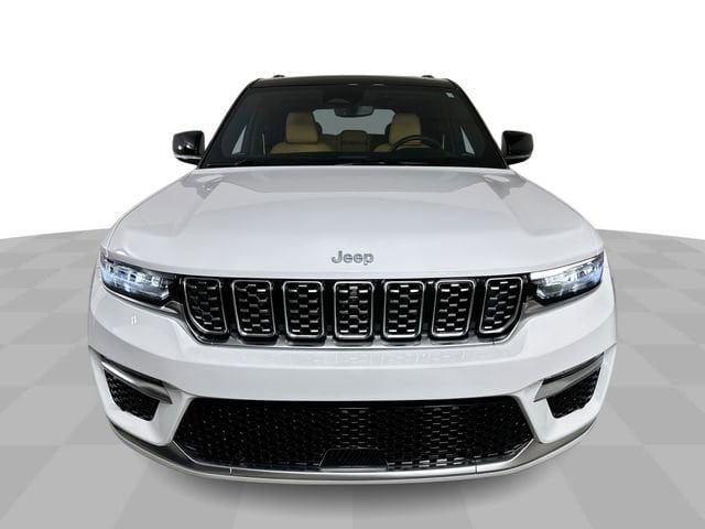 Used 2024 Jeep Grand Cherokee Summit AWD/4WD image 3
