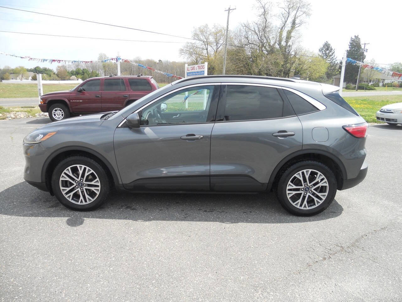 Used 2021 Ford Escape SEL image 1