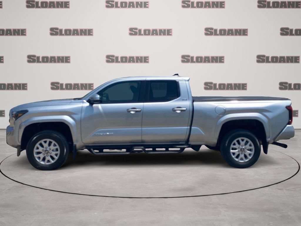Used 2025 Toyota Tacoma SR5 AWD/4WD image 2