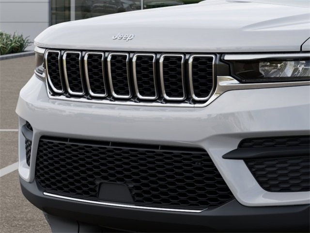 New 2025 Jeep Grand Cherokee Laredo X image 11