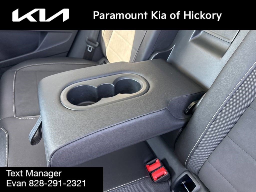 Used 2022 Volkswagen Taos SE FWD image 14