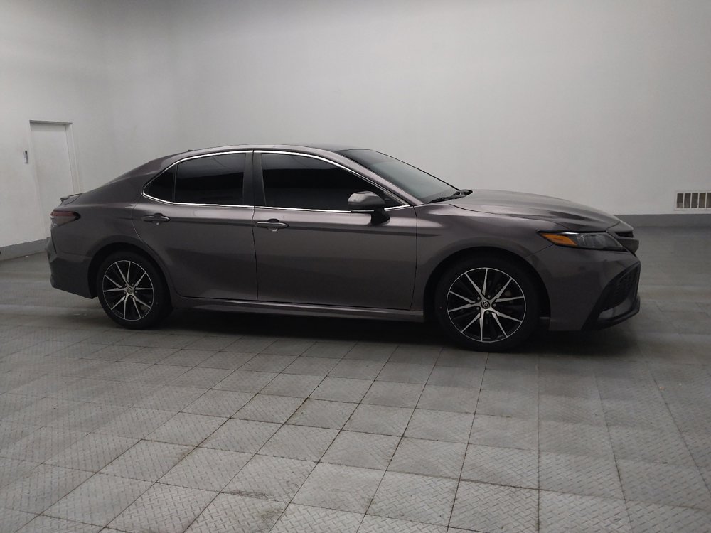 Used 2022 Toyota Camry SE image 11
