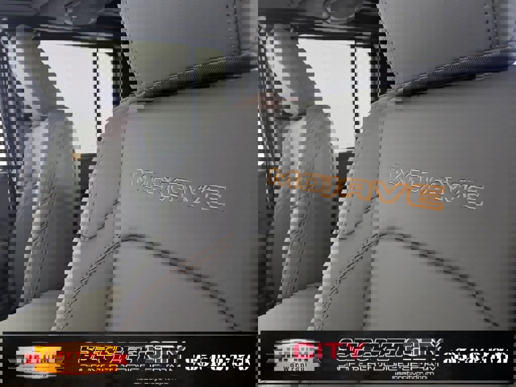 New 2025 Jeep Gladiator Mojave image 27