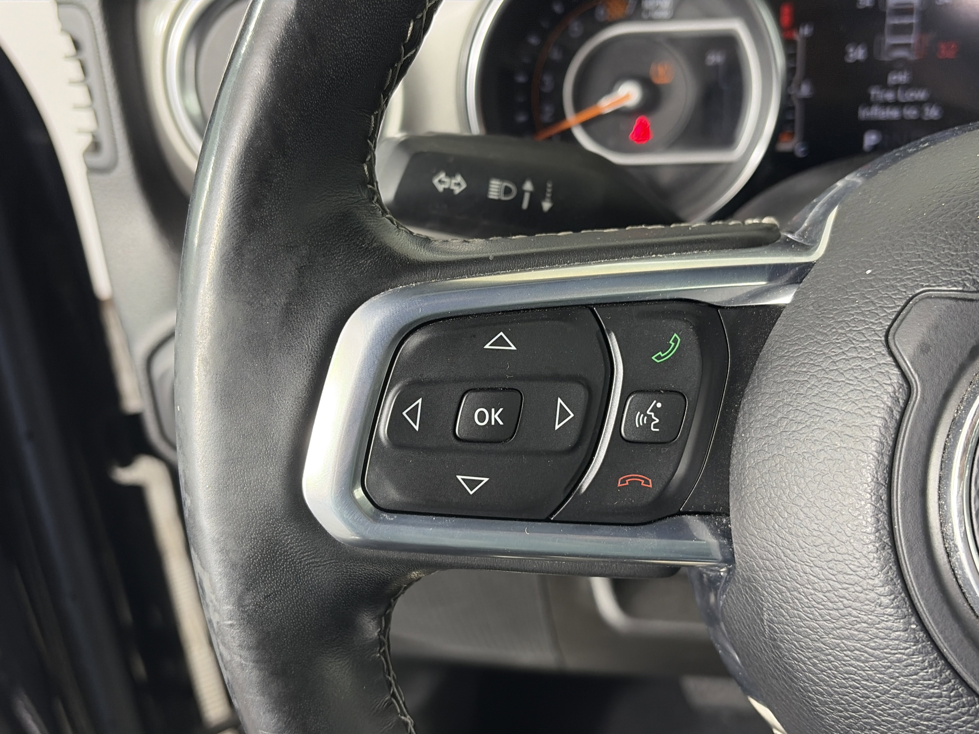 Used 2019 Jeep Wrangler Unlimited Sahara image 30