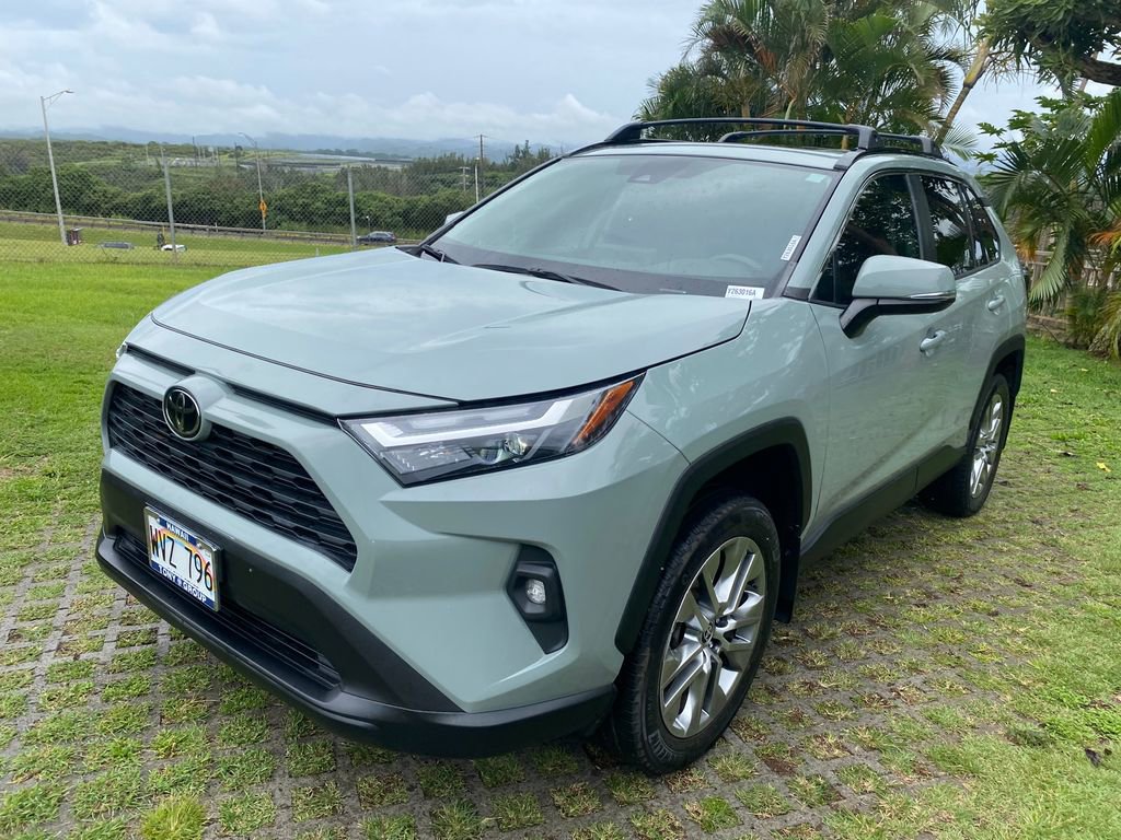 Used 2022 Toyota RAV4 XLE Premium FWD image 3