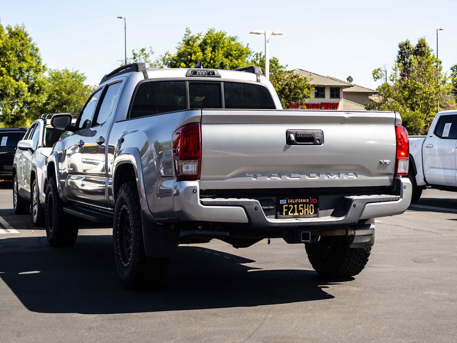 Used 2016 Toyota Tacoma TRD Sport RWD image 4