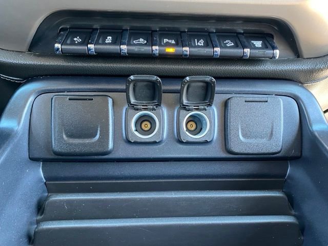 Used 2018 GMC Sierra 2500 Denali w/ Duramax Plus Package AWD/4WD image 39