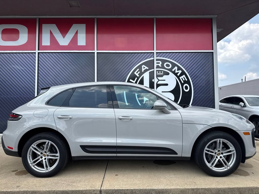 Used 2024 Porsche Macan Turbo AWD/4WD image 4