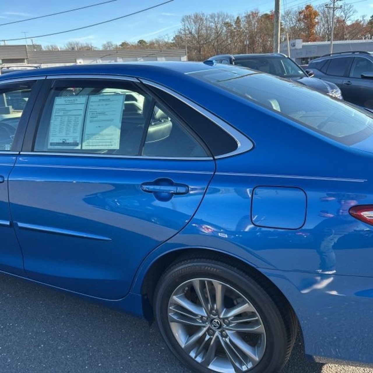 Used 2017 Toyota Camry SE image 4