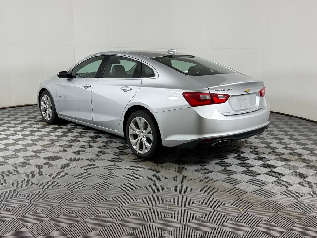 Used 2018 Chevrolet Malibu Premier w/ Driver Confidence Package image 8