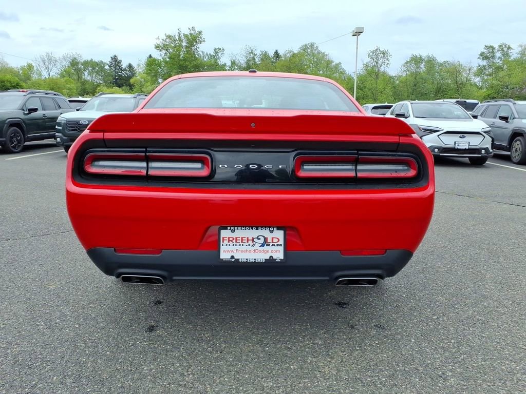 Used 2018 Dodge Challenger R/T RWD image 19