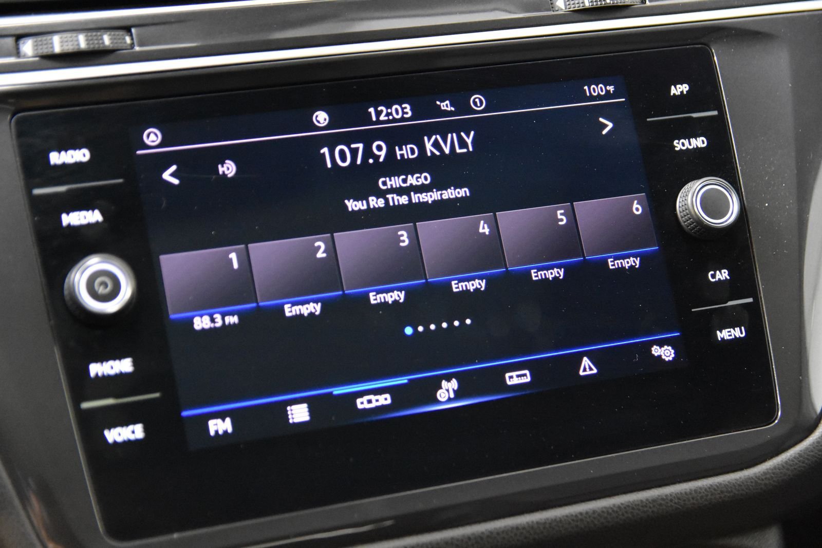 Used 2024 Volkswagen Tiguan SE FWD image 18