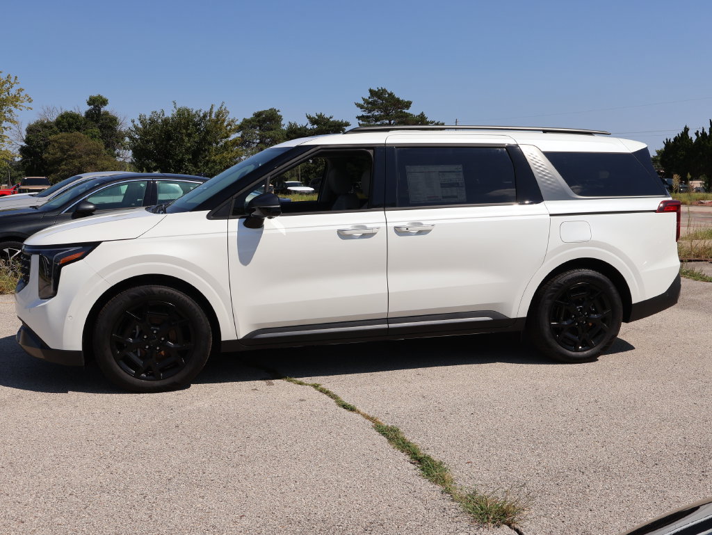 New 2027 Kia Carnival SX w/ Dark Edition Package FWD image 4