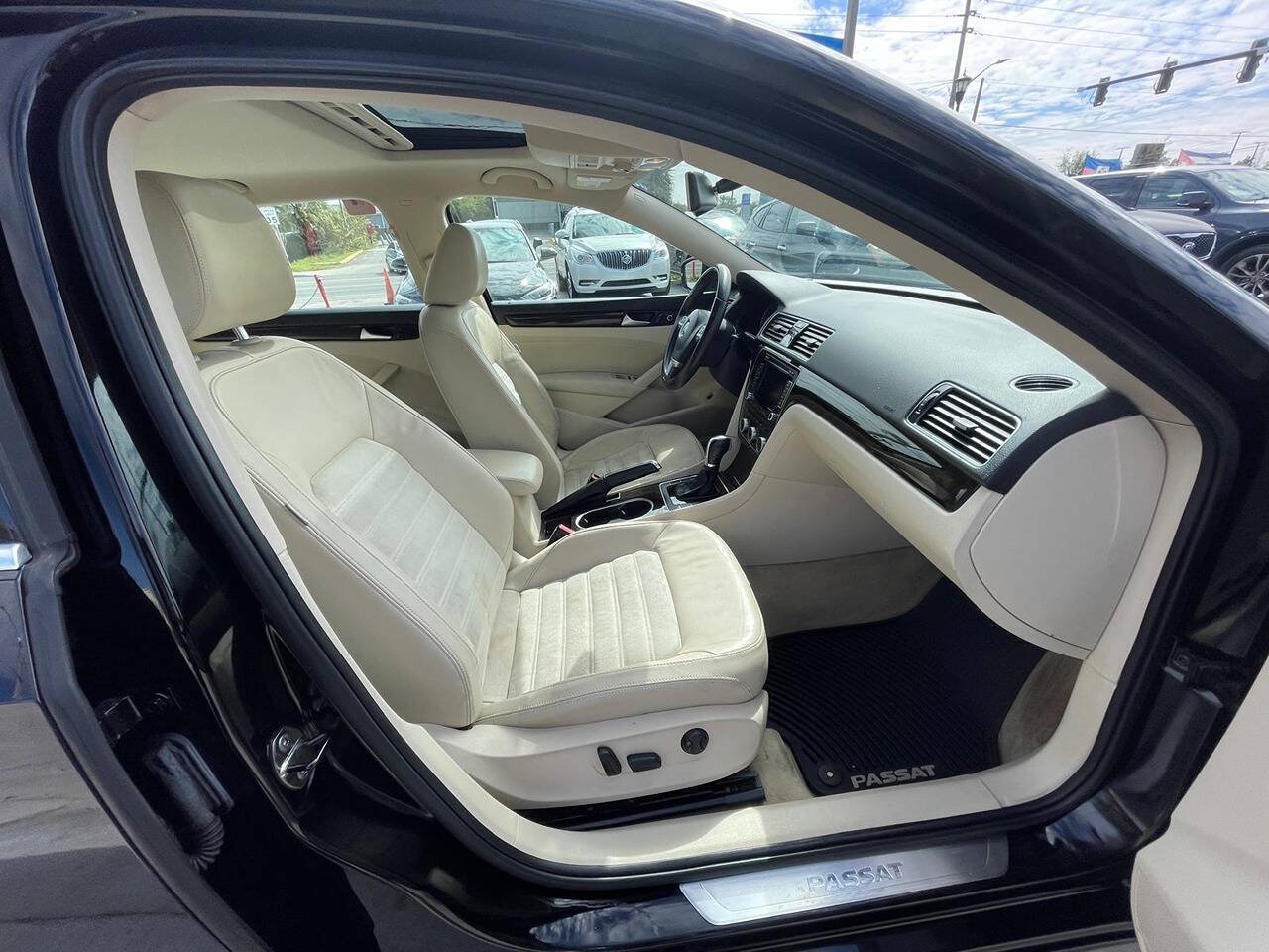 Used 2014 Volkswagen Passat 1.8T SEL Premium FWD image 12