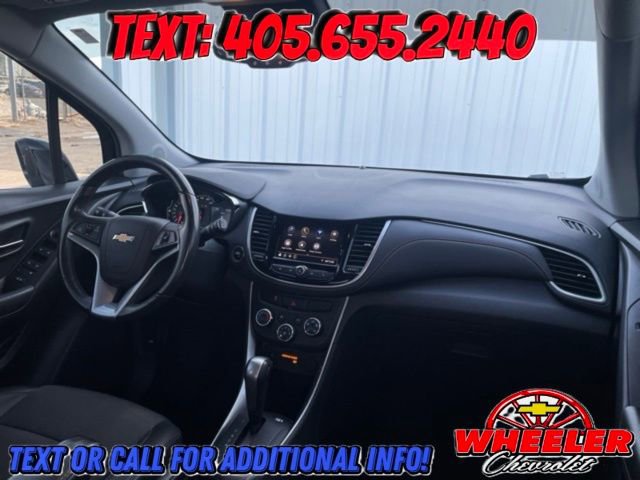 Used 2022 Chevrolet Trax LT w/ Midnight Edition image 15