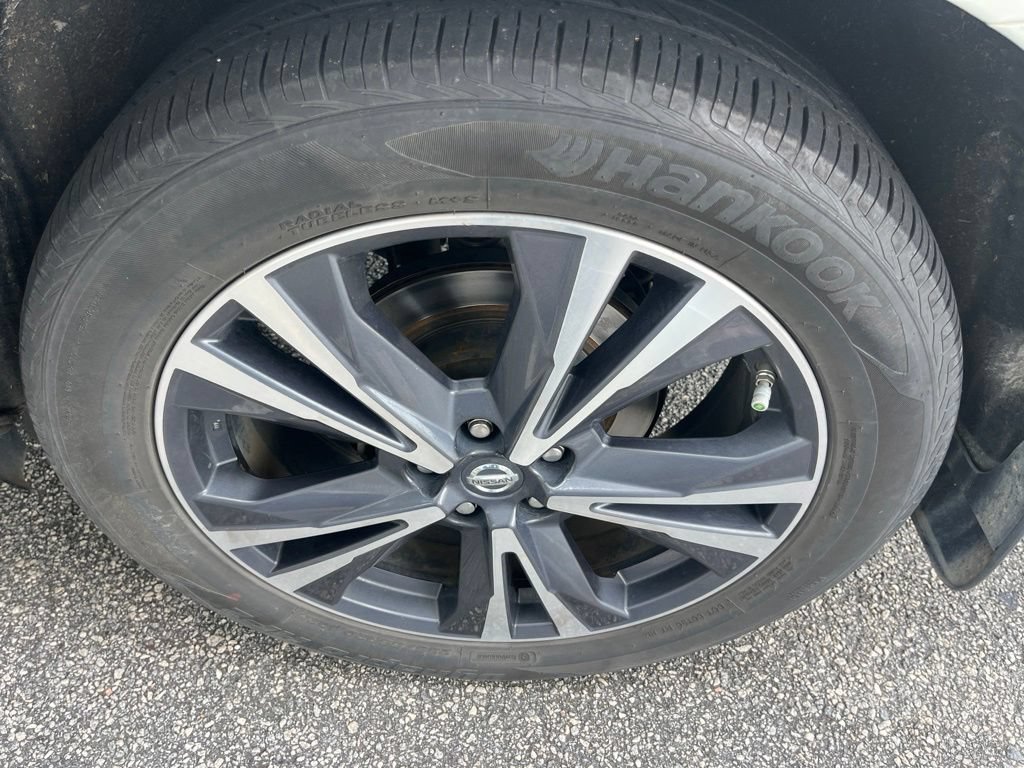 Used 2017 Nissan Pathfinder Platinum FWD image 43