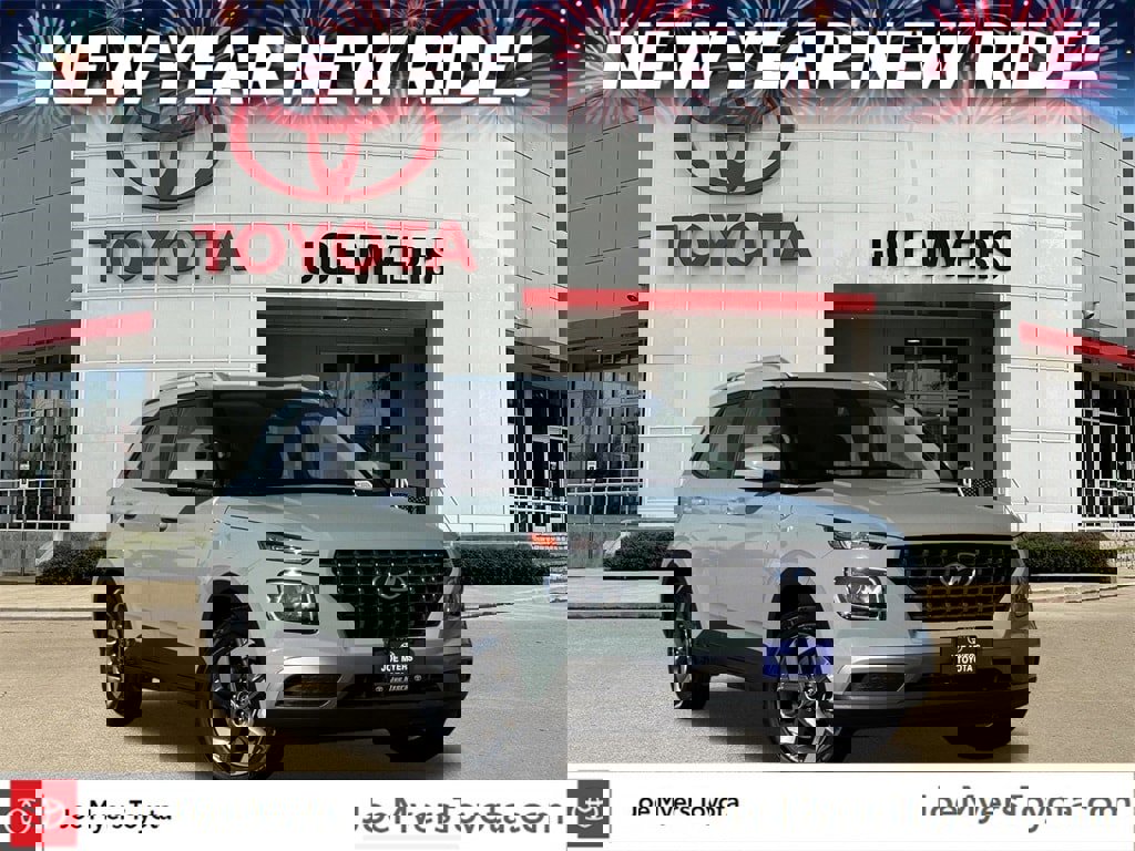 Used 2025 Hyundai Venue SEL image 1